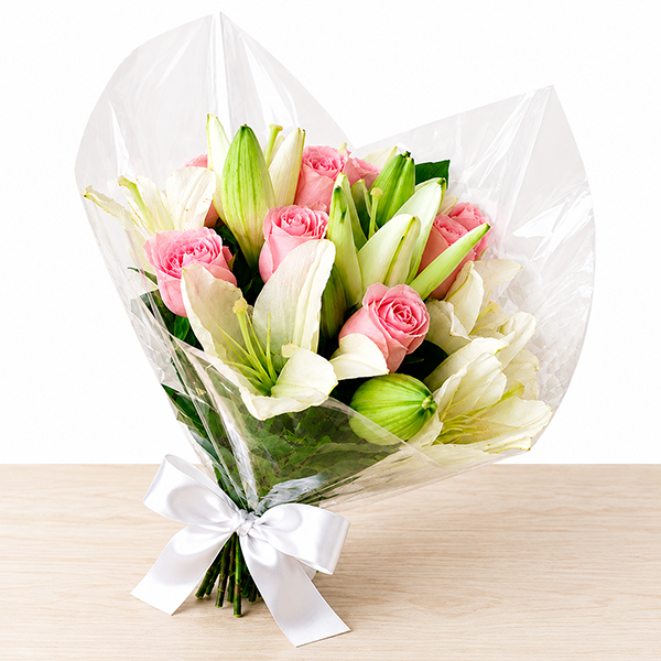 Buqu� de L�rios Brancos e Rosas Rosadas