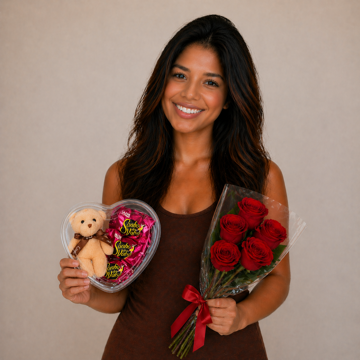 Arranjo com Rosas Pel�cia e Bombons