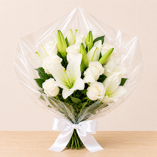 Buqu� de L�rios Brancos com Rosas Brancas